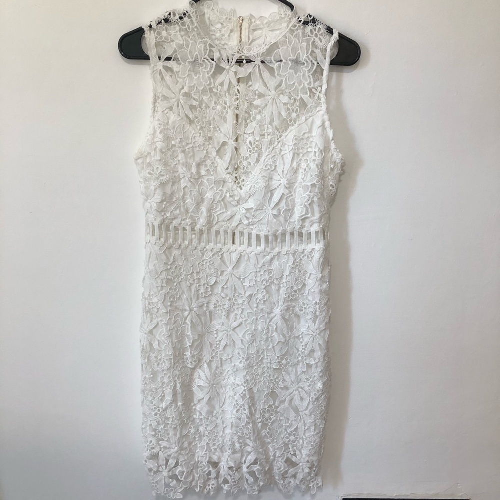 White Lace Dress Sleeveless See-through waist. L